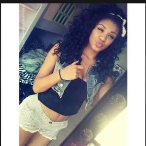 Meet your Posher, Mia